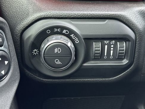 Used 2022 Jeep Gladiator Rubicon w/ Cold Weather Group AWD/4WD image 16