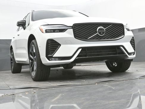 New 2026 Volvo XC60 B5 Plus w/ Protection Package Premier image 23