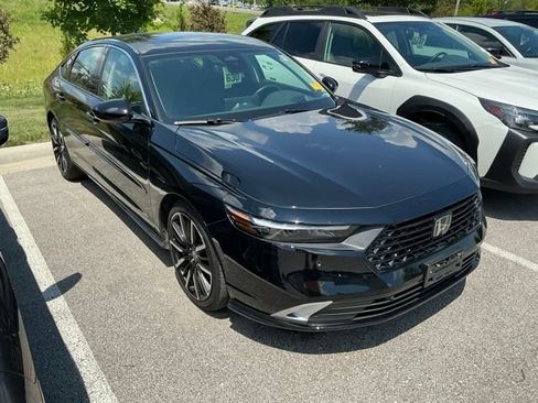 Used 2024 Honda Accord Touring image 4