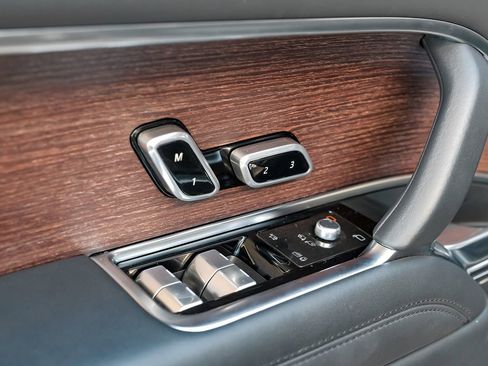 Used 2023 Land Rover Range Rover SE image 46