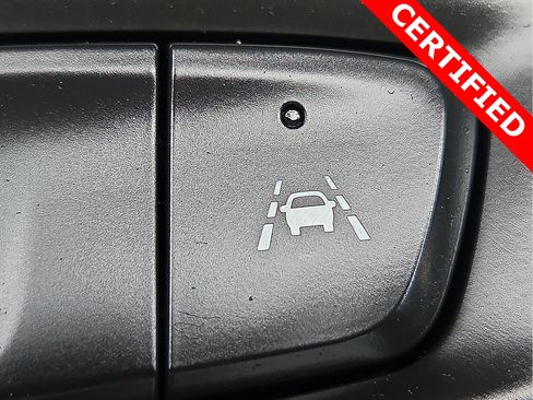 Used 2025 Chevrolet Trax LS image 19