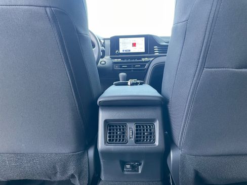 Used 2026 Toyota Camry LE FWD image 32