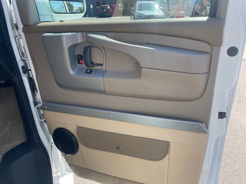 Used 2014 Chevrolet Express 1500 AWD image 41