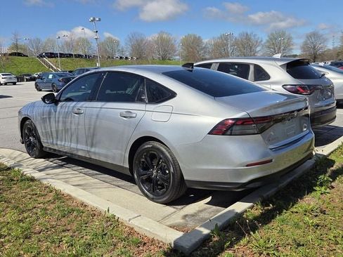 Used 2025 Honda Accord SE image 7