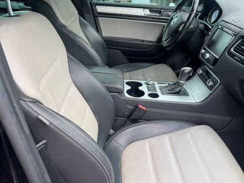 Used 2017 Volkswagen Touareg Wolfsburg Edition AWD/4WD image 12