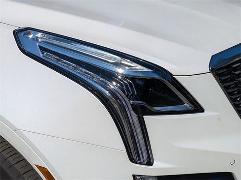 Certified 2025 Cadillac XT5 Premium Luxury image 9