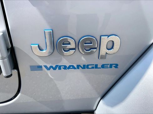 Used 2023 Jeep Wrangler Unlimited Sahara w/ Cold Weather Group AWD/4WD image 31