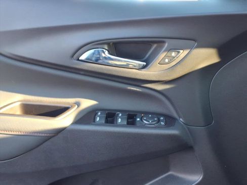 Used 2022 Chevrolet Equinox RS w/ RS Leather Package image 24