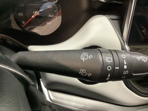 Used 2023 Jeep Compass Limited image 28