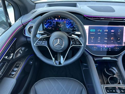 New 2026 Mercedes-Benz EQS 550 4MATIC SUV image 15
