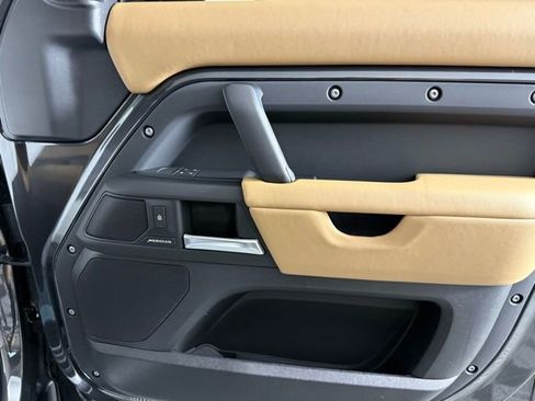 New 2025 Land Rover Defender 110 S image 32