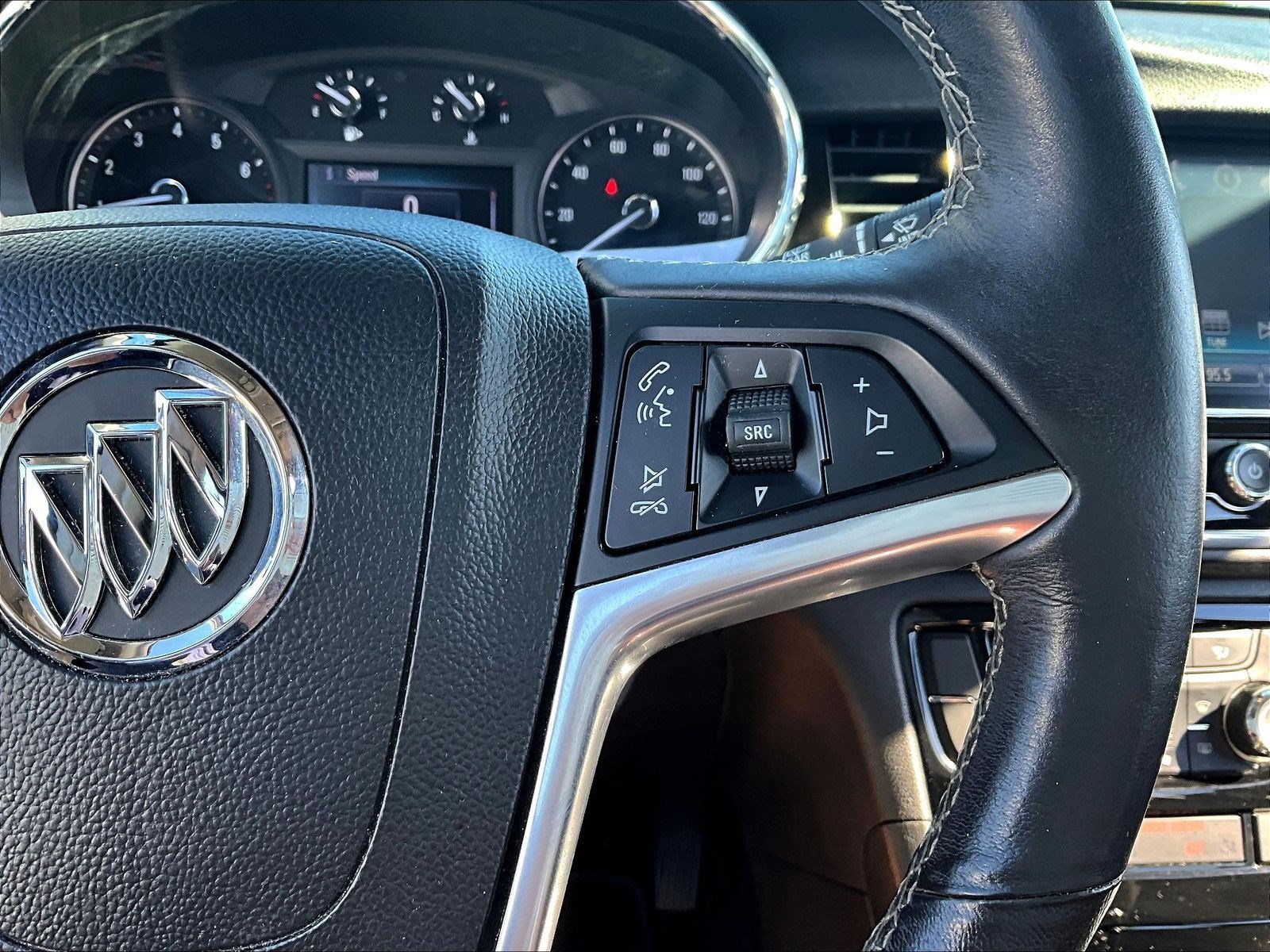 Used 2020 Buick Encore Essence FWD image 12