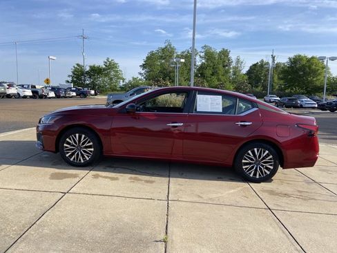 Used 2025 Nissan Altima 2.5 SV image 7