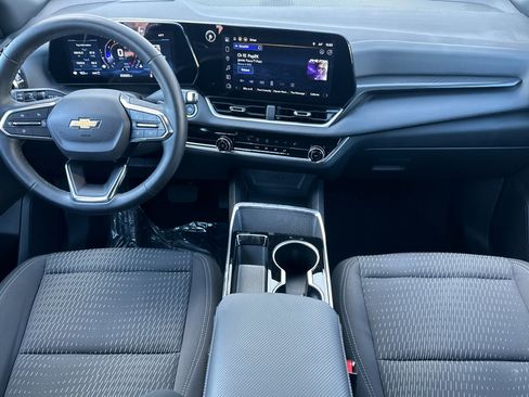 Used 2025 Chevrolet Equinox LT image 14