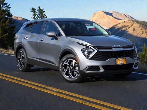 Used 2024 Kia Sportage LX image 2