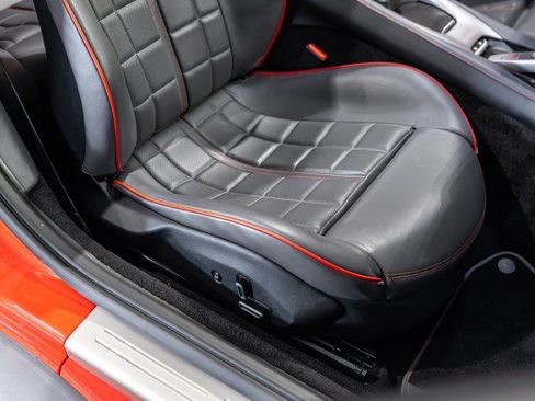 Used 2019 Ferrari Portofino RWD image 48