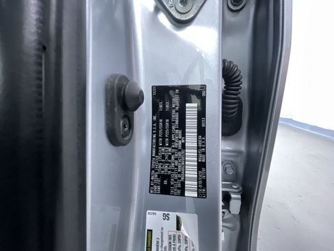 Used 2022 Toyota Corolla Cross XLE w/ Convenience Package image 15