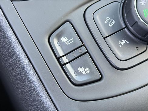 Used 2022 GMC Terrain SLE w/ Driver Convenience Package FWD image 15