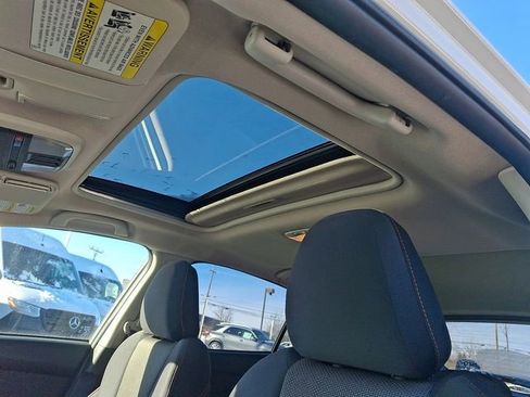 Used 2022 Subaru Crosstrek 2.0i Premium w/ Moonroof Package AWD/4WD image 16