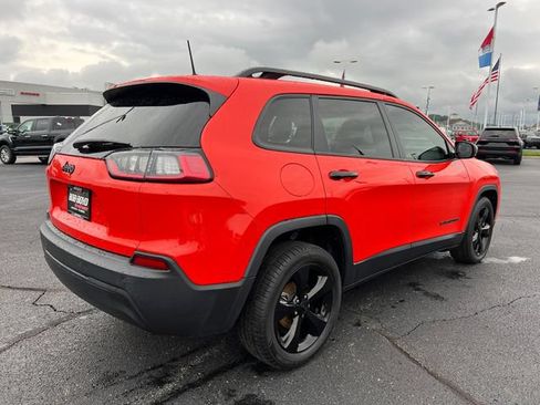 Used 2021 Jeep Cherokee Latitude Plus FWD image 8