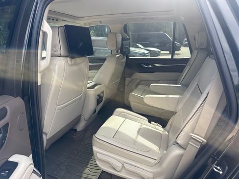 Used 2024 GMC Yukon Denali w/ Denali Reserve Package AWD/4WD image 10