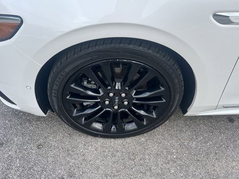 Used 2020 Lincoln Continental Reserve image 12