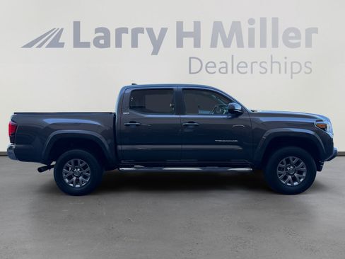 Used 2019 Toyota Tacoma SR5 RWD image 6