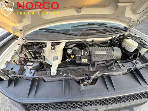 Used 2014 Chevrolet Express 2500 image 23