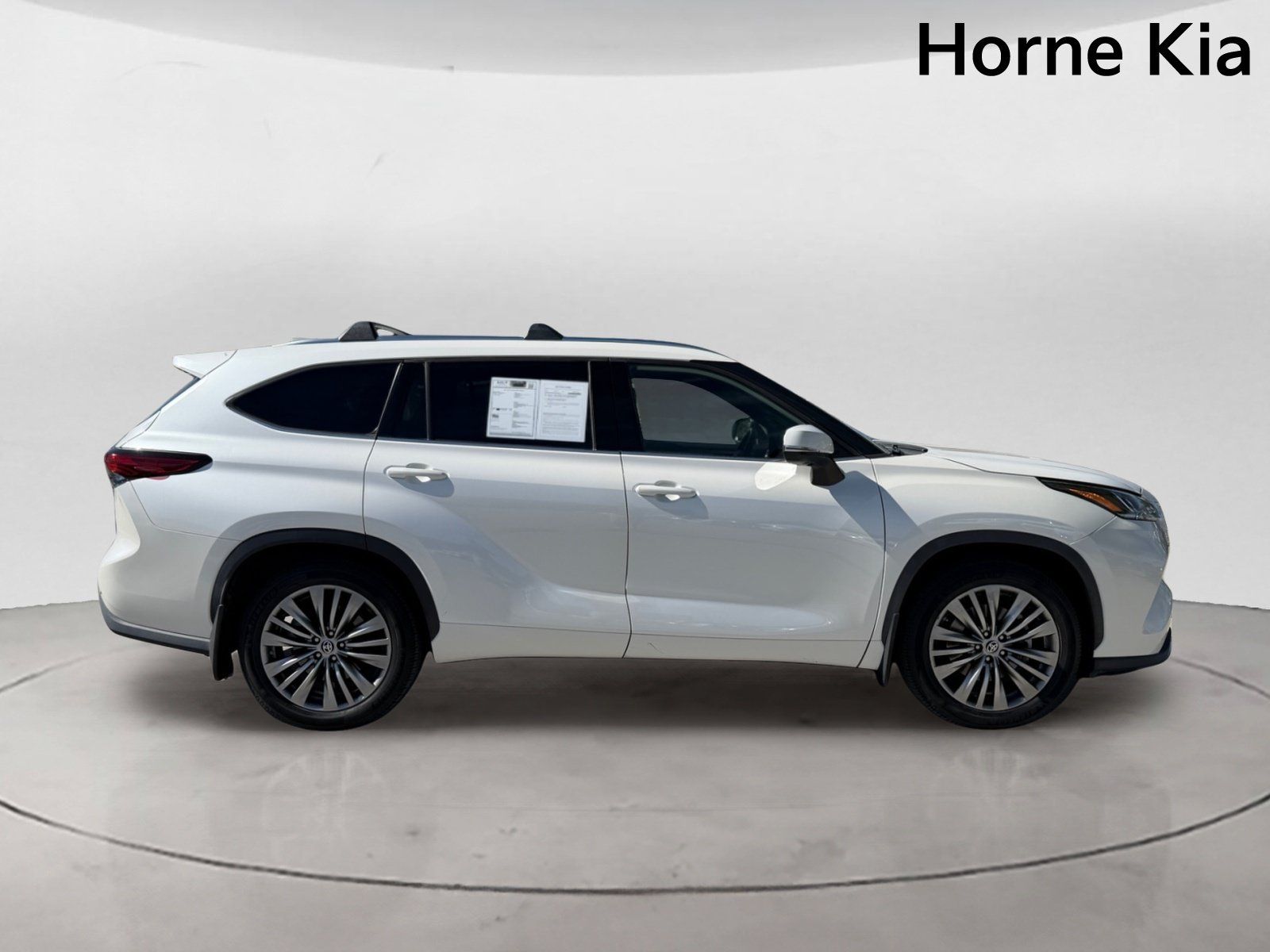 Used 2021 Toyota Highlander Platinum AWD/4WD image 3