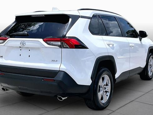Used 2022 Toyota RAV4 XLE FWD image 13
