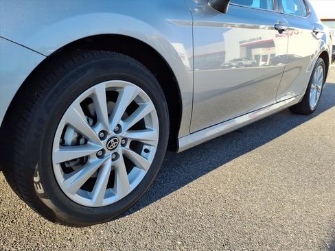Used 2024 Toyota Camry LE image 9
