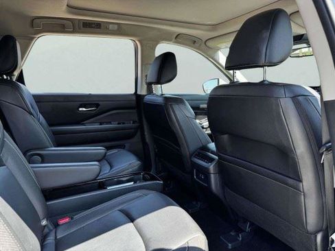 Used 2023 Nissan Pathfinder SL w/ SL Premium Package FWD image 49
