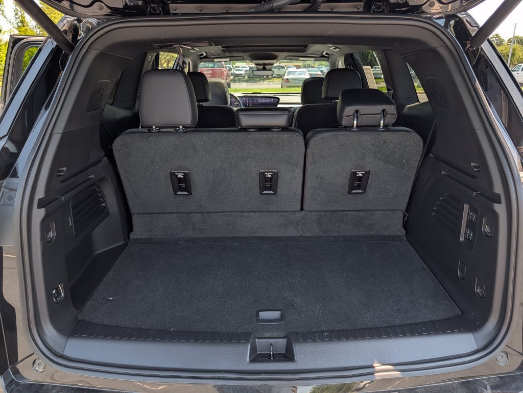 Used 2026 Buick Enclave Avenir w/ Super Cruise Package AWD/4WD image 17
