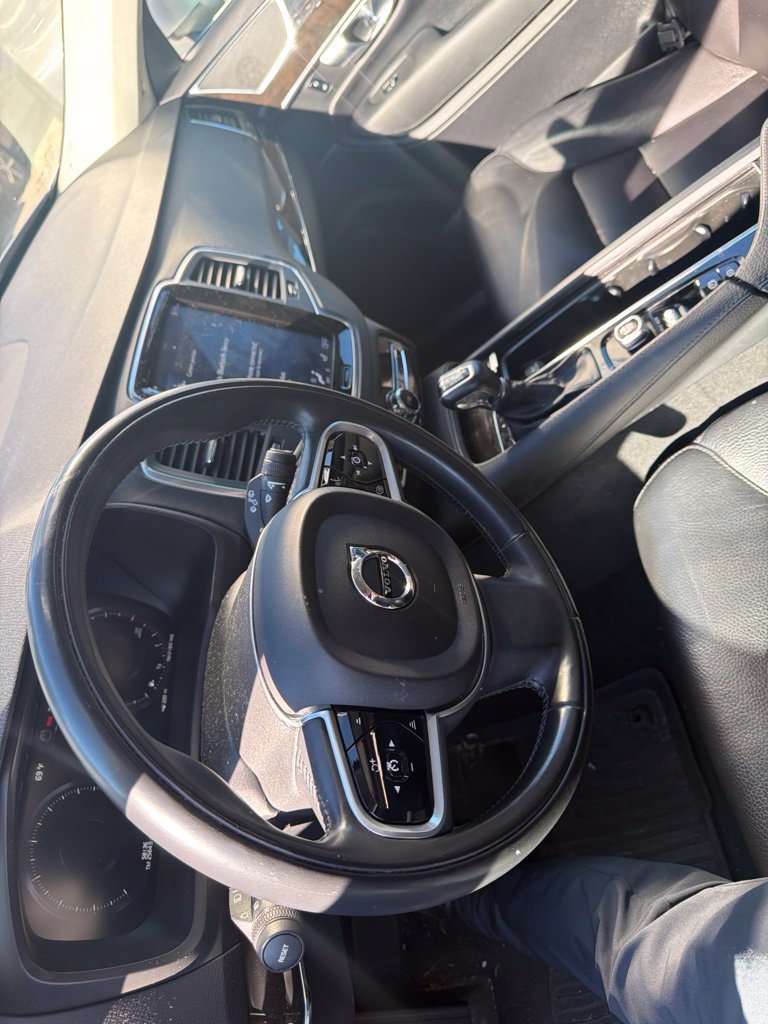 Used 2018 Volvo XC90 T5 Momentum w/ Convenience Package AWD/4WD image 22