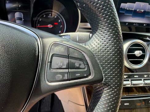 Used 2018 Mercedes-Benz GLC 300 4MATIC image 31