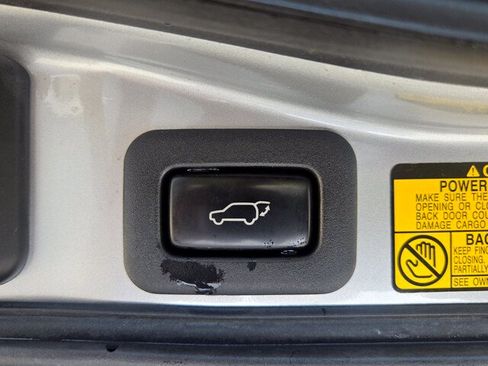 Used 2015 Lexus LX 570 4WD image 39
