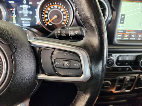 Used 2021 Jeep Wrangler Unlimited Sahara AWD/4WD image 37