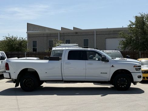 Used 2025 RAM 3500 Laramie AWD/4WD image 3