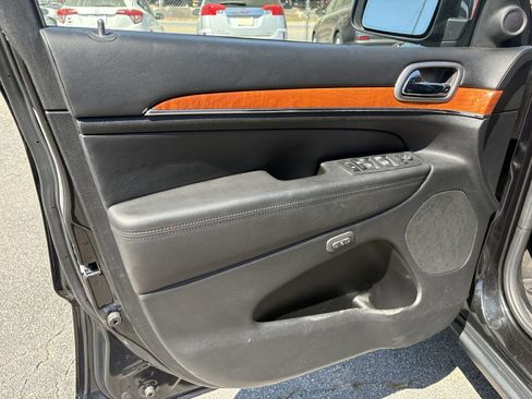 Used 2013 Jeep Grand Cherokee Overland w/ Trailer Tow Group IV image 10