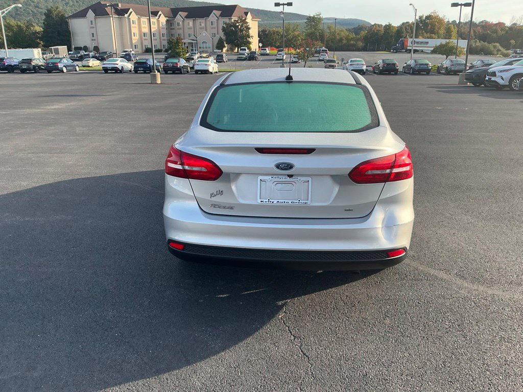 Used 2018 Ford Focus SE w/ Cold Weather Package FWD image 8