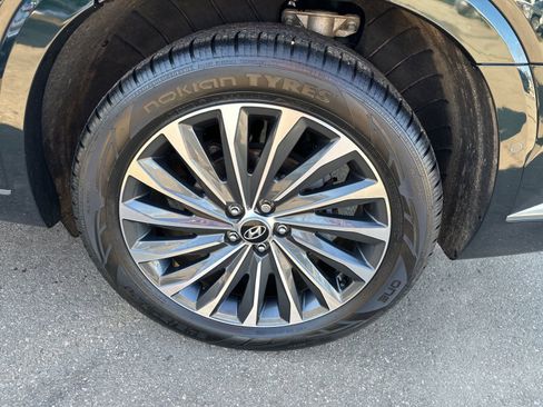 Used 2024 Hyundai Palisade Calligraphy image 6