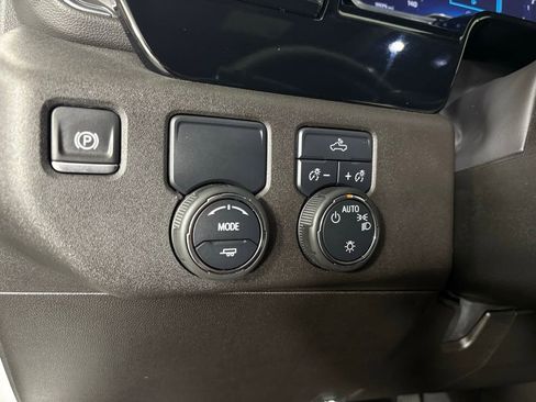 Used 2024 Chevrolet Silverado 1500 LT image 22