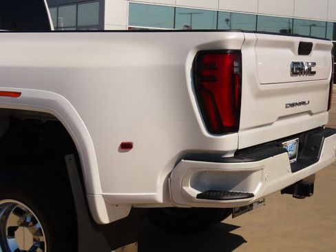 Used 2024 GMC Sierra 3500 Denali Ultimate image 14
