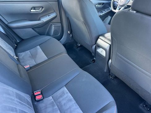 Used 2024 Nissan Sentra SR FWD image 29