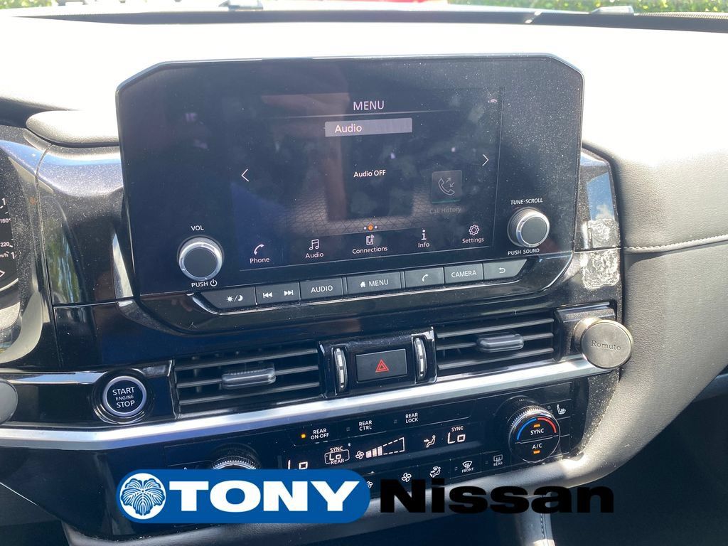 Used 2024 Nissan Pathfinder SV FWD image 26