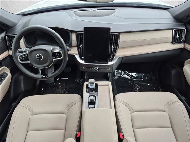 Certified 2026 Volvo XC90 B6 Plus w/ Protection Package Premier AWD/4WD image 18
