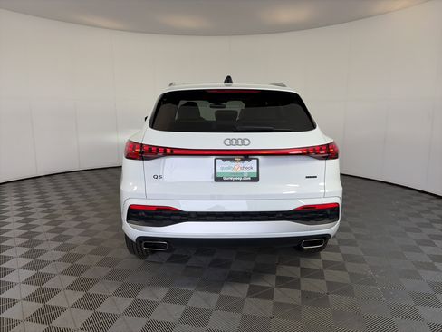 Used 2025 Audi Q5 Premium Plus w/ Premium Plus AWD/4WD image 8