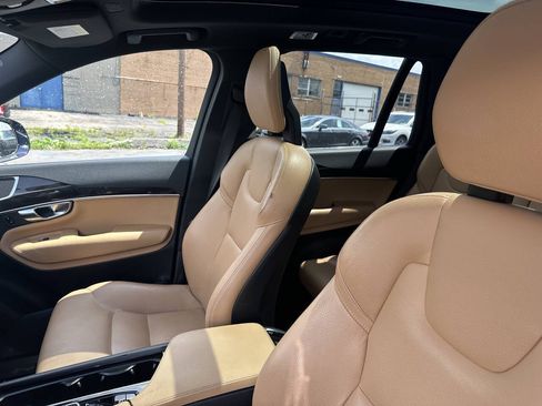 Used 2017 Volvo XC90 T6 Momentum w/ Vision Package AWD/4WD image 21