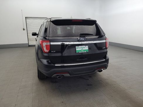 Used 2018 Ford Explorer XLT w/ Equipment Group 202A image 6