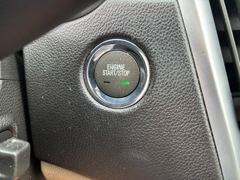 Used 2010 Cadillac SRX Performance image 19